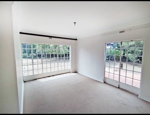 4 BEDROOM HOUSE FOR SALE IN COUNTRY LIFE PARK